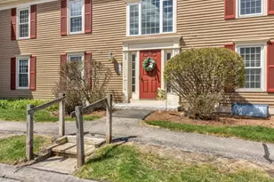 35 Essex Green Ln, Peabody, MA 01960 - Photo 3