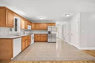 10 Manomet Beach Blvd, Plymouth, MA 02360 - Photo 17