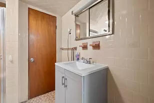 36 Irving St, Revere, MA 02151 - Photo 17