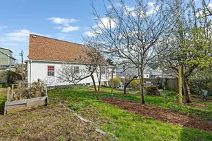 36 Irving St, Revere, MA 02151 - Photo 31