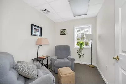 1595 Lakeview Ave #9, Dracut, MA 01826 - Photo 9