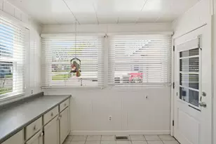 25 Coolidge Ave, Westfield, MA 01085 - Photo 13