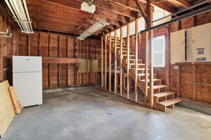 25 Coolidge Ave, Westfield, MA 01085 - Photo 35