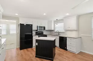 25 Coolidge Ave, Westfield, MA 01085 - Photo 3