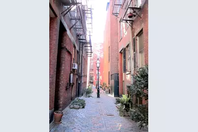 3 Goodwin Pl #B, Boston, MA 02114 - Photo 9