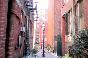 3 Goodwin Pl, Boston, MA 02114 - Photo 9