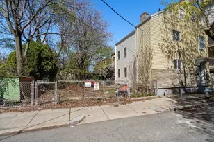 39 Hunting St, Cambridge, MA 02141 - Photo 3