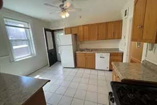 15 Lynde St, Salem, MA 01970 - Photo 3
