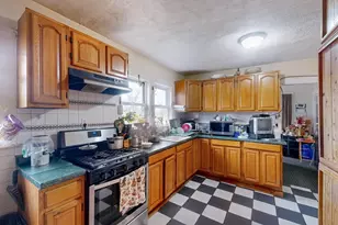 1 Lesher St, Boston, MA 02131 - Photo 17