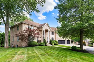 7 Freeman St, Lynnfield, MA 01940 - Photo 3