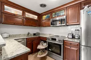 31 Warren St, Waltham, MA 02453 - Photo 5