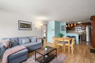 31 Warren St, Waltham, MA 02453 - Photo 3