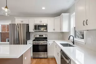32 Union St, Lowell, MA 01852 - Photo 13