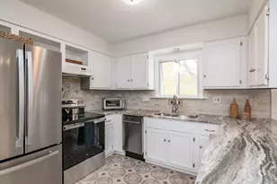 20 Lawrence Ave, South Hadley, MA 01075 - Photo 3