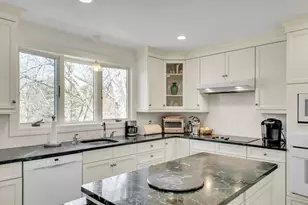 106 Grove St, Lexington, MA 02420 - Photo 9
