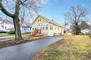 17 Oak St, West Springfield, MA 01089 - Photo 3