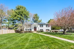 4 Michelle Ln, Randolph, MA 02368 - Photo 3