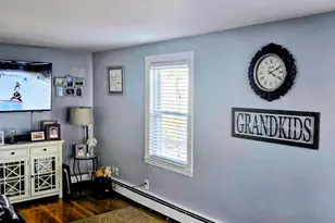 19 Harlow St, Saugus, MA 01906 - Photo 13