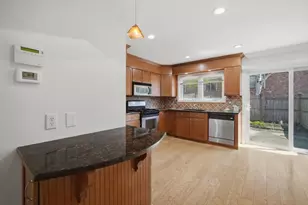 1155 Dickinson St, Springfield, MA 01108 - Photo 5