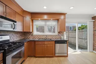 1155 Dickinson St, Springfield, MA 01108 - Photo 7