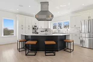 22 Mt Zion Rd, Melrose, MA 02176 - Photo 1