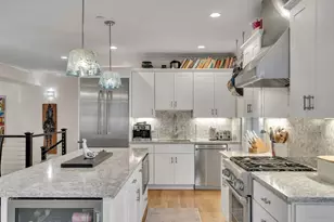 603 E 6th St, Boston, MA 02127 - Photo 7