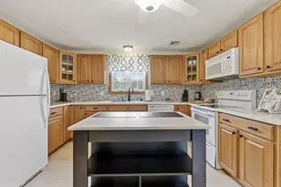 72 Arthur Dr, Northbridge, MA 01588 - Photo 9