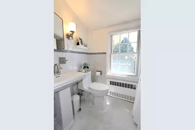 8 Birmingham Rd, Worcester, MA 01606 - Photo 13