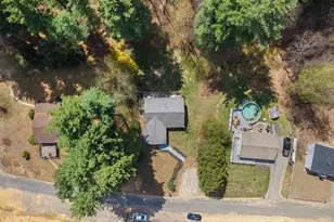 21 Dug Hill Rd, Holland, MA 01521 - Photo 3