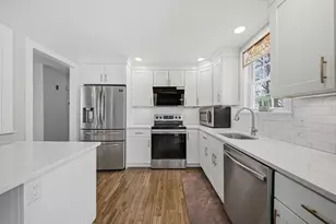 39 Blueberry Hill Rd, Woburn, MA 01801 - Photo 9