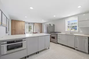 28 Lilly Ln, Dedham, MA 02026 - Photo 9