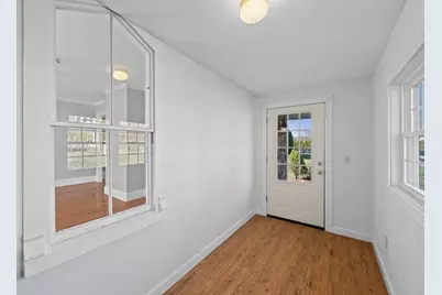 184 Pleasant St, Grafton, MA 01560 - Photo 9