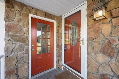 184 Pleasant St, Grafton, MA 01560 - Photo 5
