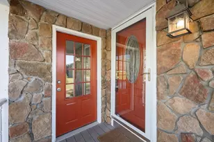 184 Pleasant St, Grafton, MA 01560 - Photo 5