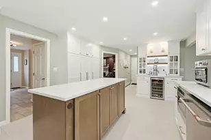 26 Kittredge St, Walpole, MA 02081 - Photo 9