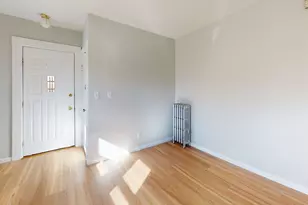 897 Canterbury St, Boston, MA 02131 - Photo 9