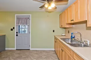 78 Glendale St, Chicopee, MA 01020 - Photo 7