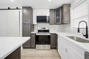 26 Debbie Rd, Brockton, MA 02302 - Photo 5
