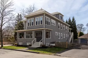 26 Cedar St, Marblehead, MA 01945 - Photo 3