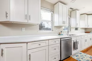 26 Cedar St, Marblehead, MA 01945 - Photo 13