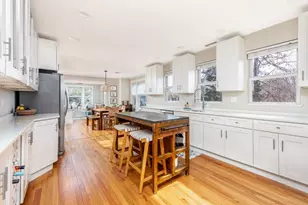 26 Cedar St, Marblehead, MA 01945 - Photo 9