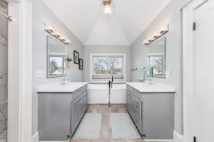 26 Cedar St, Marblehead, MA 01945 - Photo 29