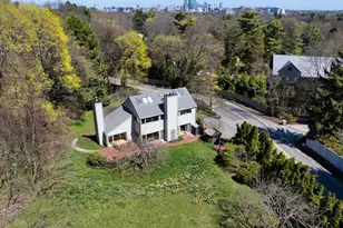 185 Warren St, Brookline, MA 02445 - Photo 1