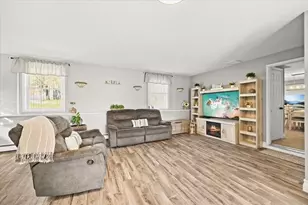 82 Gifford Ave, Dartmouth, MA 02747 - Photo 17