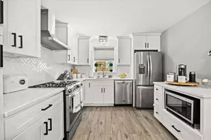 82 Gifford Ave, Dartmouth, MA 02747 - Photo 11