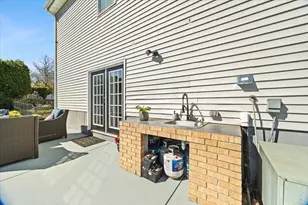 82 Gifford Ave, Dartmouth, MA 02747 - Photo 39
