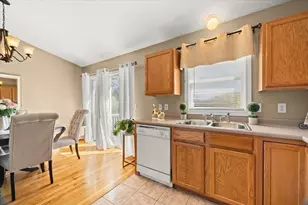 82 Gifford Ave, Dartmouth, MA 02747 - Photo 27