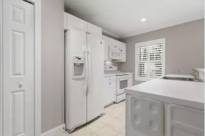 27-29 Commonwealth #1, Newton, MA 02467 - Photo 3