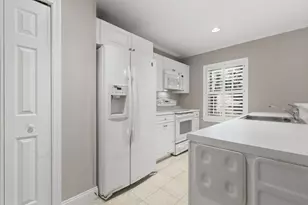 27 Commonwealth, Newton, MA 02467 - Photo 3