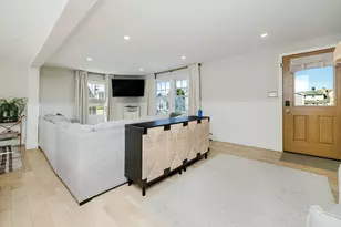 111 Foxboro Ave, Portsmouth, RI 02871 - Photo 17